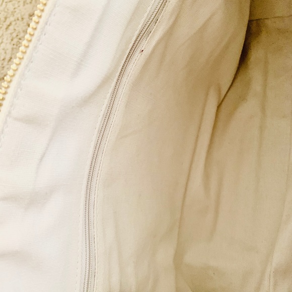 JOY & IMAN SNOW WHITE ZIPPERED PURSE - Picture 8 of 12